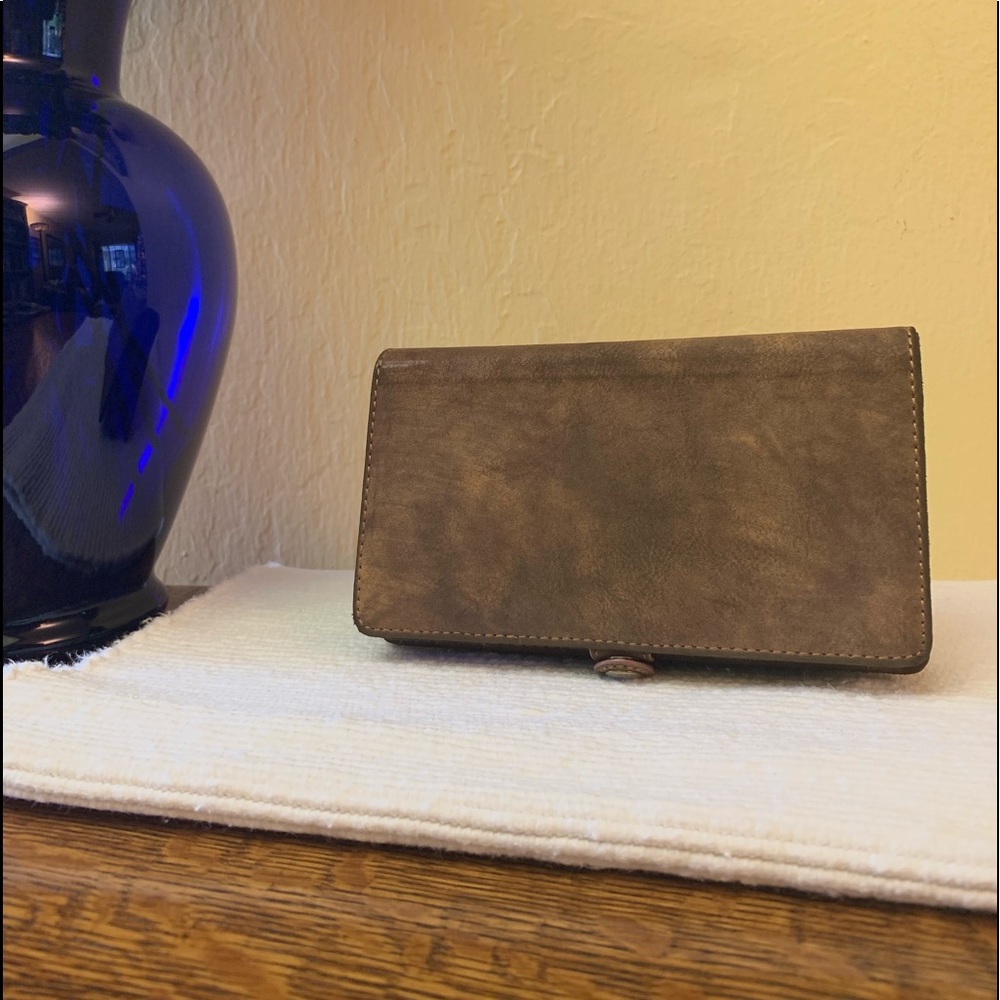 Belk brown iPhone X Max wallet (never used)